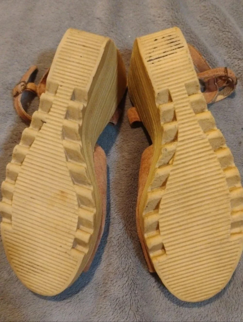 Vintage 70s Kinney Suede Platform Wedge Sandals Cutout Leaf Ankle Strap Size 6.5